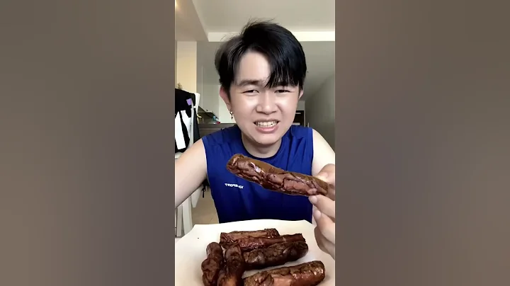 Cũng Là Xúc Xích Mà Nó Lạ Lắm - Cáo Nhỏ