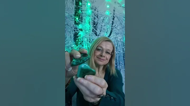 Reiki to remove manifestation blocks. ASMR Malachite crystal healing