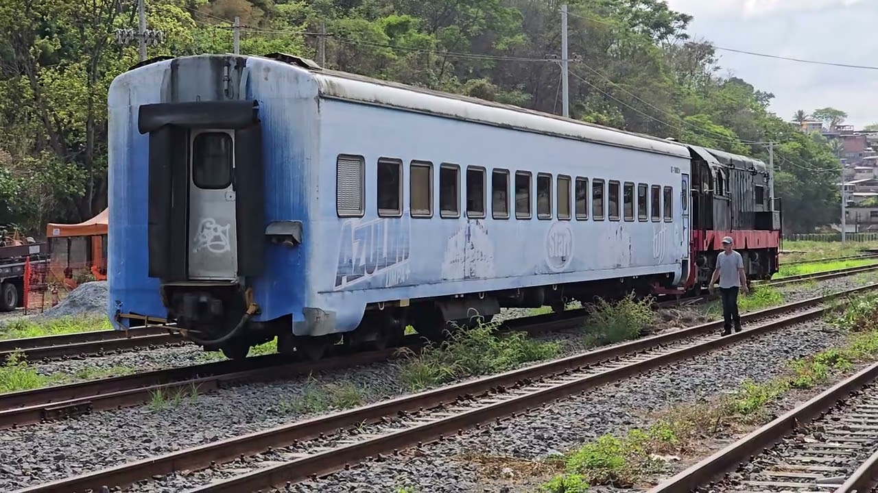 PRIMEIRAS MANOBRAS DOS CARROS DO TREM RIO MINAS SENDO REALIZADAS NO PATIO DE TRES RIOS RJ. 