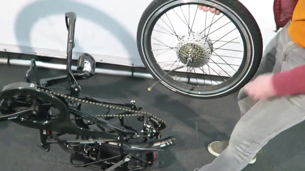 Het uitnemen van het achterwiel. - door Lacros - - YouTube