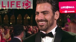 Nyle Dimarco Auf Dem Life Ball 2017 Magenta Carpet