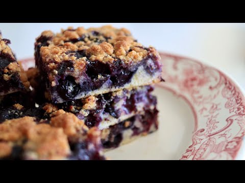 The Best Blueberry Crumble Cake       