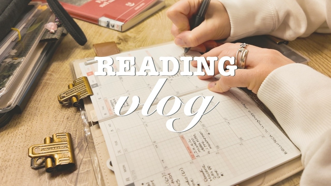 Ho LETTO un LIBRO STRANISSIMO e ho creato una COVER per la LETTURA di HOBONICHI 📚 READING VLOG