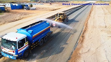 Techniques Operator Skill Operation Motor Grader CAT Grading Mix Gravel And Road Roller Compaction