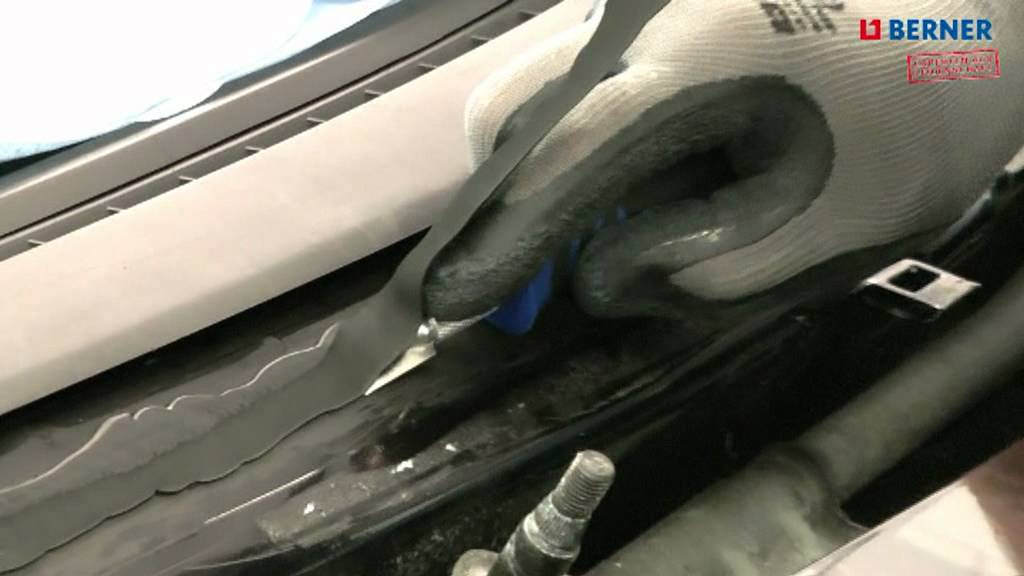 Scheibenaustrennsystem: Ein- und Ausbau einer PKW-Frontscheibe | BERNER