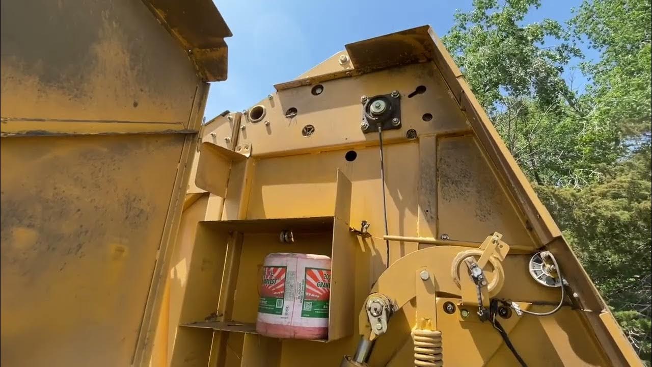Vermeer 605M Baler - YouTube