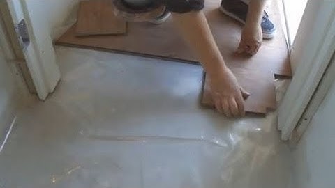 Installing a Laminate Floor around the Door Frame/Door Jamb in Hallway Mryoucandoityourself