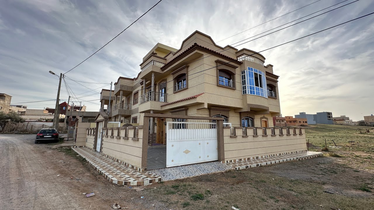 منزل جديد للبيع على شكل فيلا صغيرة و بتمن جد مناسب بمدينة الناظور