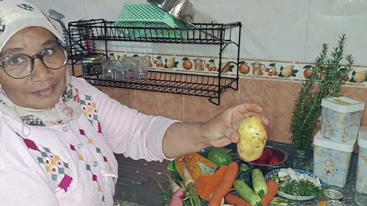 تعلمي طيبي كسكسو بالقمح ولحم الراس😋 من يد الطباخة السعدية 👌جميع التفاصيل المبتدئات