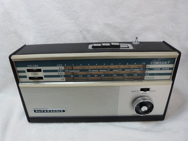Supersonic Consort P.R. 94 transistor radio (made in Rhodesia