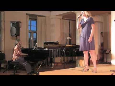 Watch Ikh shtey in der mitogtsayt by Lucette van den Berg & Alan Bern on YouTube