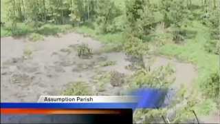 Louisianas Bayou Corne Evacuated Swamp Gas Turns Into Monster Sinkhole