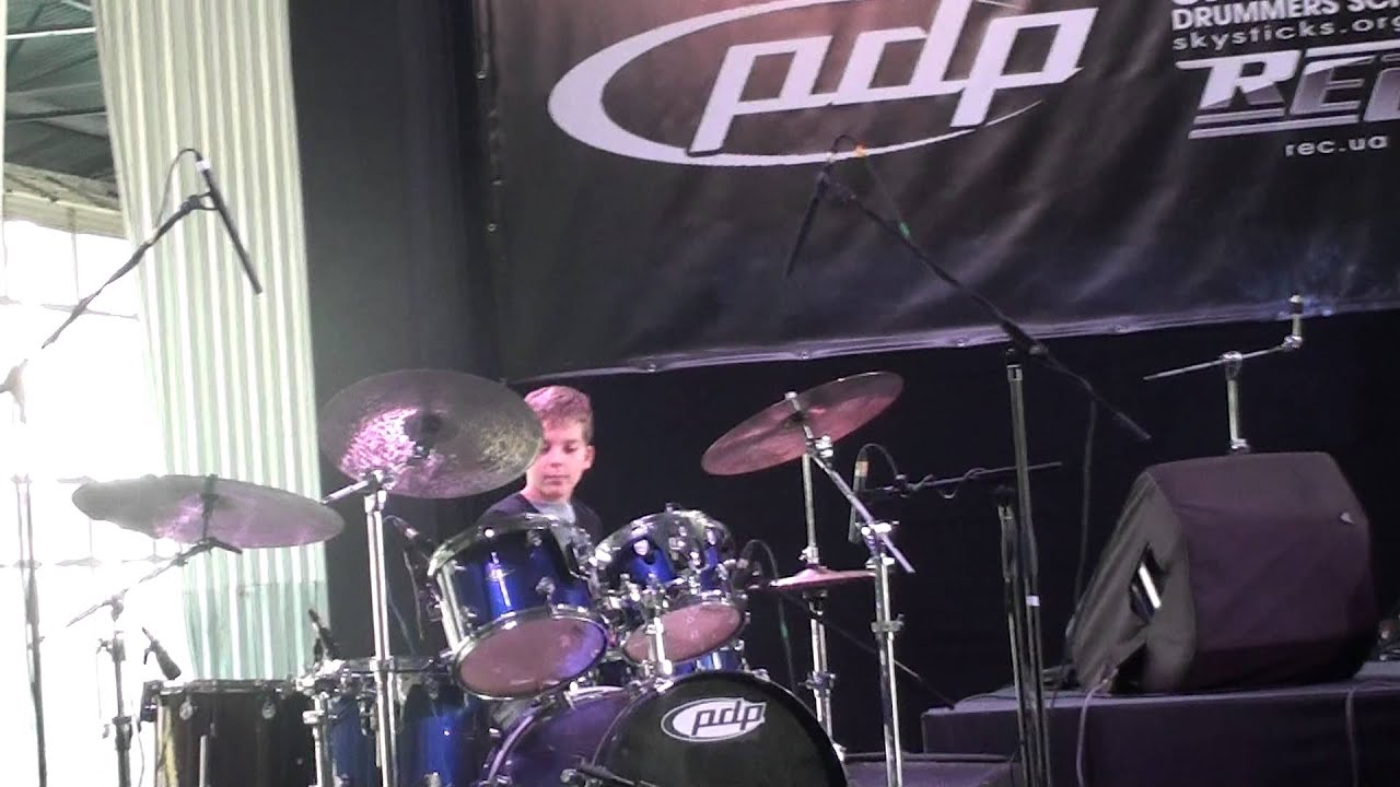 King Alex on Pacific Drum Battle 2012 - Dave Weckl "The Zone"