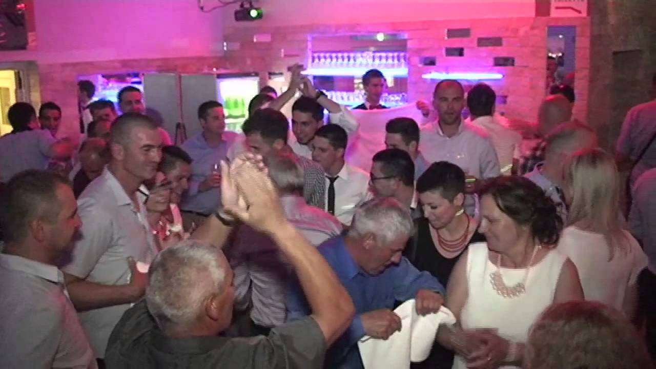 Mozaik Bend - Kad se prijatelji rastaju, karanfili