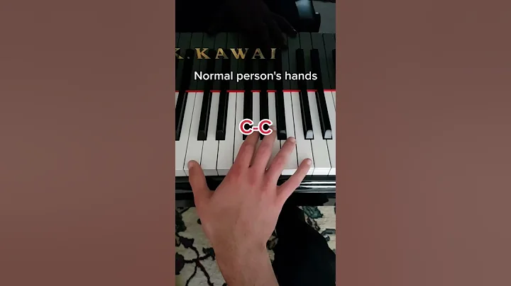 Normal Hands vs Pianists Hands