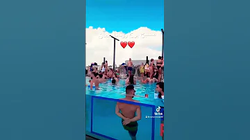 مسبح برج روتانا عمان اشي فخم 
