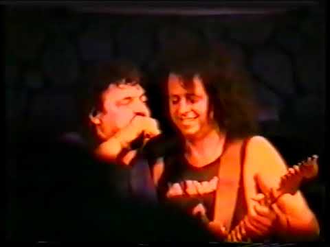 Bobby Kimball (formerly of Toto) live in LA 1991 w Steve Lukather on Guitar and Paul Harlan on keys.