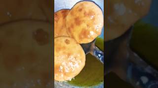 food Aalu ki puri???