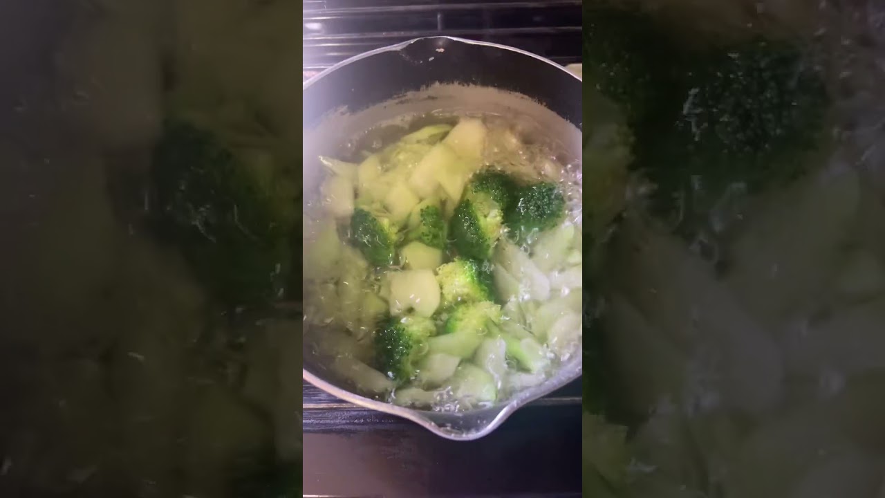 COOKING VEGETABLES SOUP | BROCCOLI ZUCCHINI TOMATO & SAYOTE | SATISFYING & HEALTHY SOUP