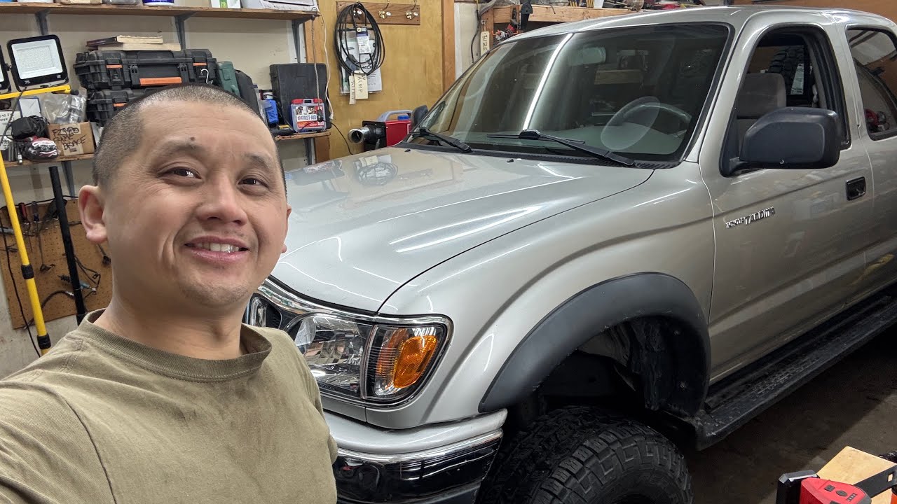 Осматриваю свою новую Tacoma и провожу первое базовое техобслуживание.