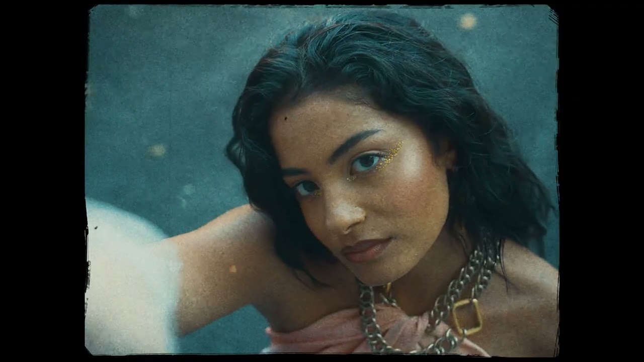 Watch Aliyah - Derinden (Visualiser) on YouTube Watch Aliyah - Derinden (Visualiser) on YouTube