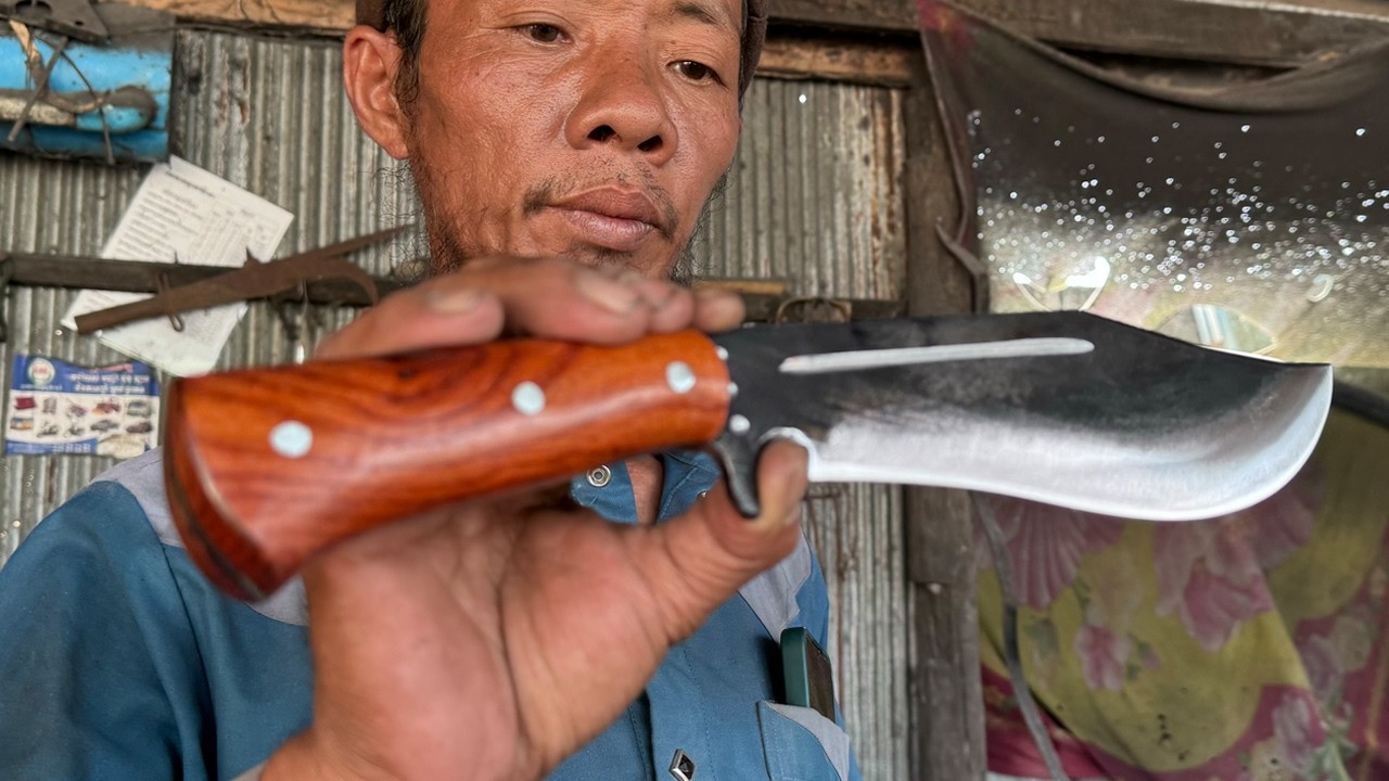 Crafting a Bowie Knife | Metal Shaping to Sharp Edge