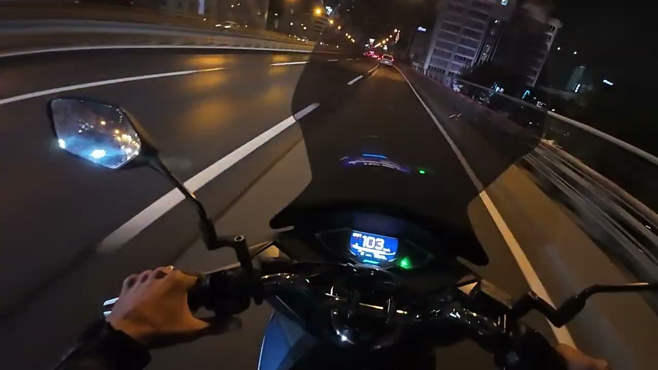 I've lost the key of other bike and forced to go to work with my beloved Honda. 25.9.25