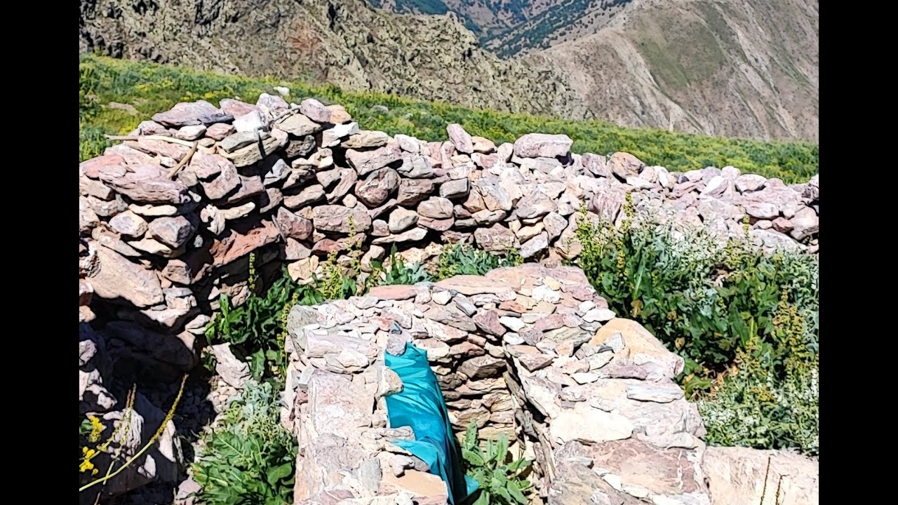 Diyarbakır Kulp Andok Dağının zirvesindeki türbe