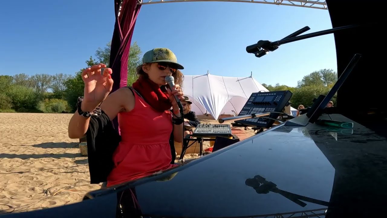 Journey to Warsaw 2022 Music by the river Piano W Alch3mik and friends