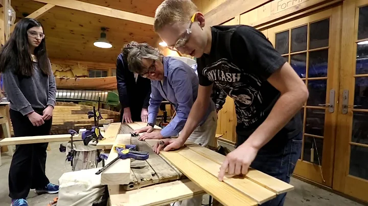 Toboggan Building and Community Service