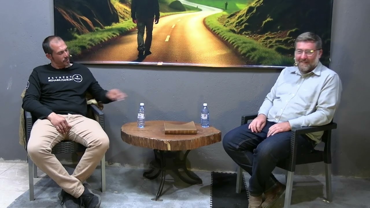 Setting the captives free  - Onderhoud 2 met Quinton Fernandez