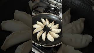 Crispy Pan-Fried Dumplings Crumblecoat Non-Stick Pan In Action