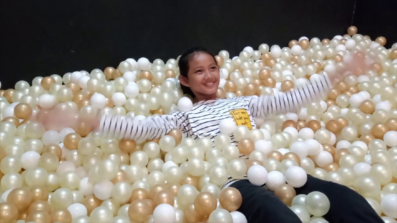 Wisata Rabbit Town Bandung - YouTube