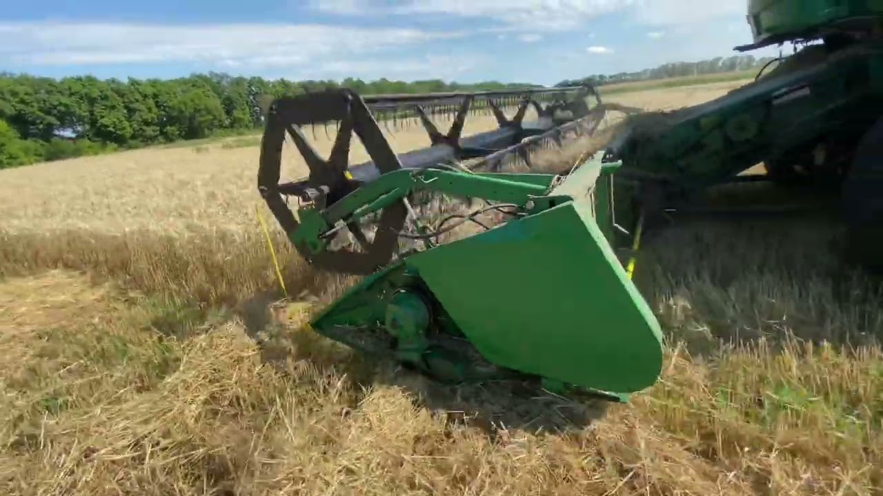 John Deere 9500 . 28.07.2022- молотимо свою пшеницю