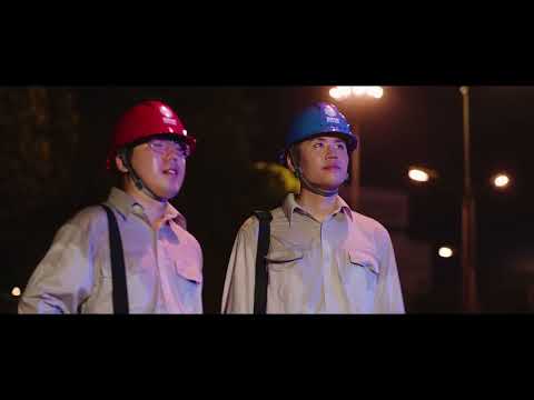 What's it like to work as an electrical worker in China? They will tell you through a song!