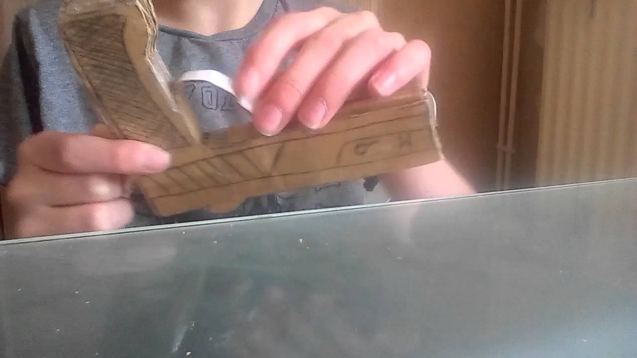 Tuto comment faire un pistolet en carton - YouTube
