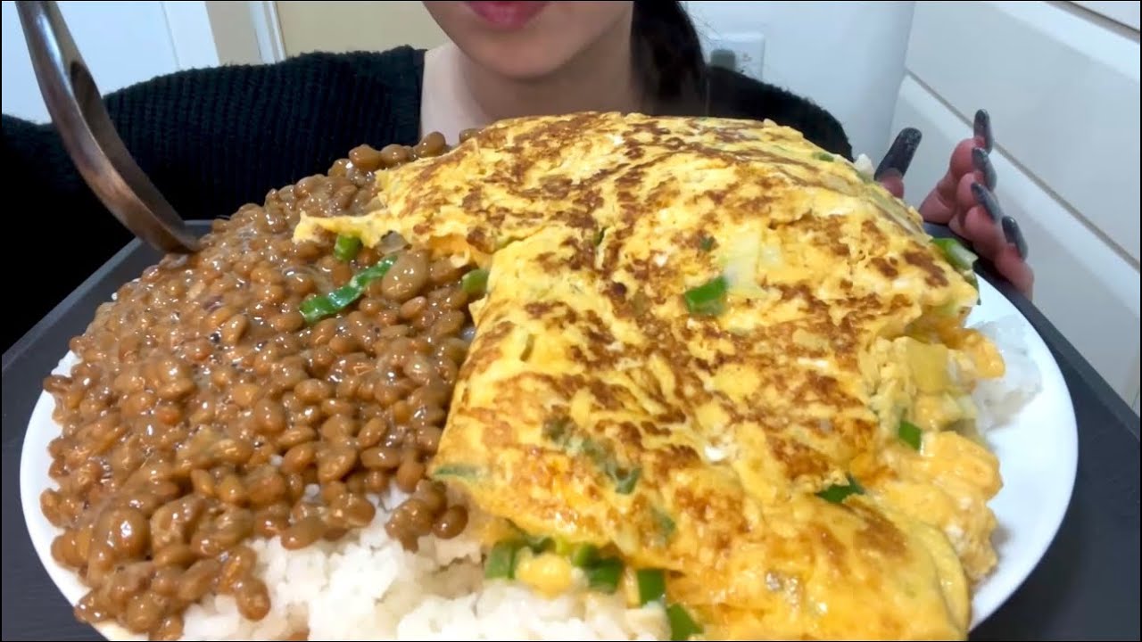 【ASMR，咀嚼音】Natto Omelet Rice Bowl！お砂糖入り納豆オムレツ丼！