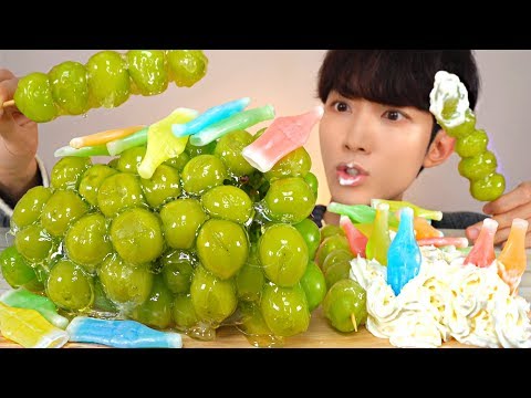 ASMR MUKBANG 대왕샤인머스켓 닉클립 탕후루 먹방 CANDIED <strong>MUSCAT</strong> NIK-L-NIPS WAX BOTTLES CANDY TANGHULU EATING SOUNDS
