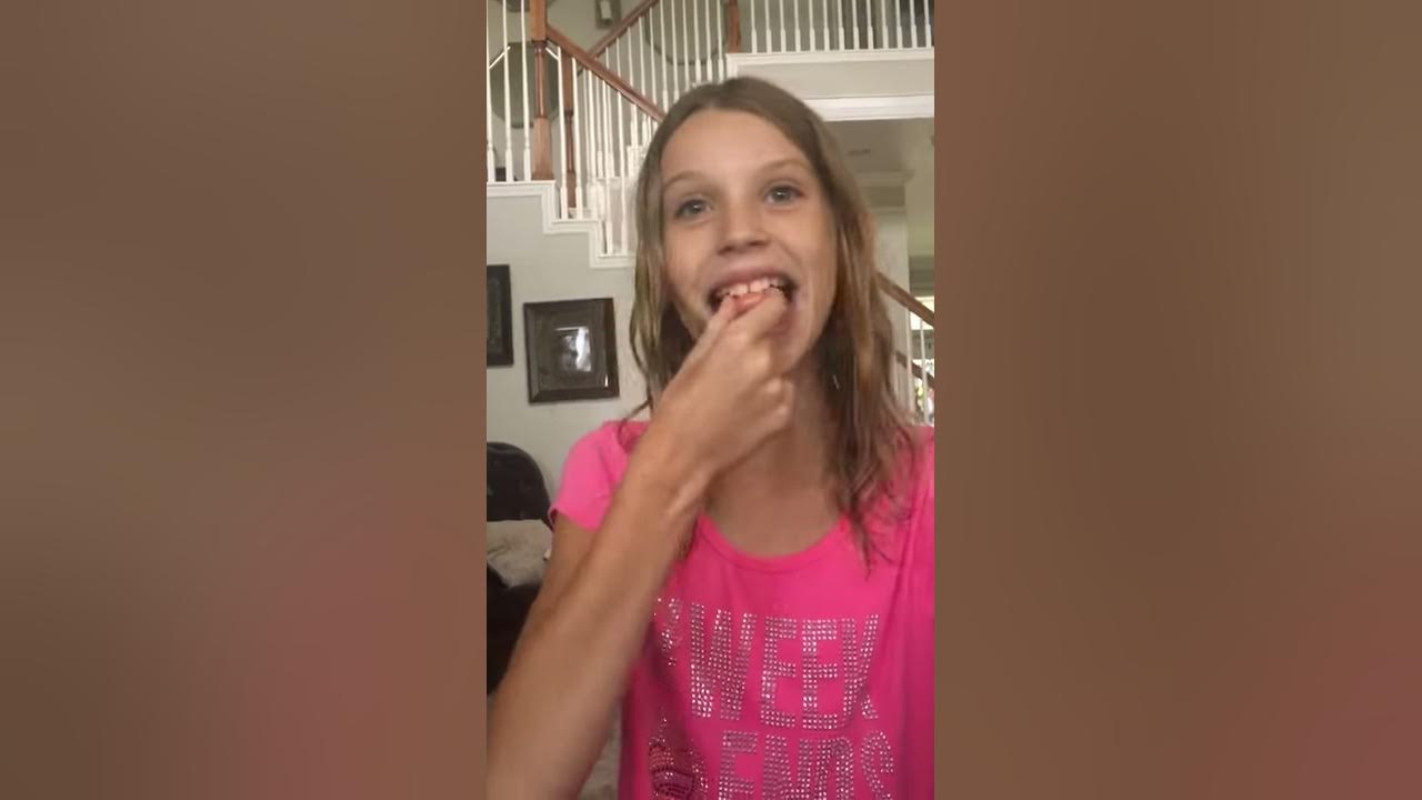 Loudest Bubble Gum Pop Ever!!! 😂😃