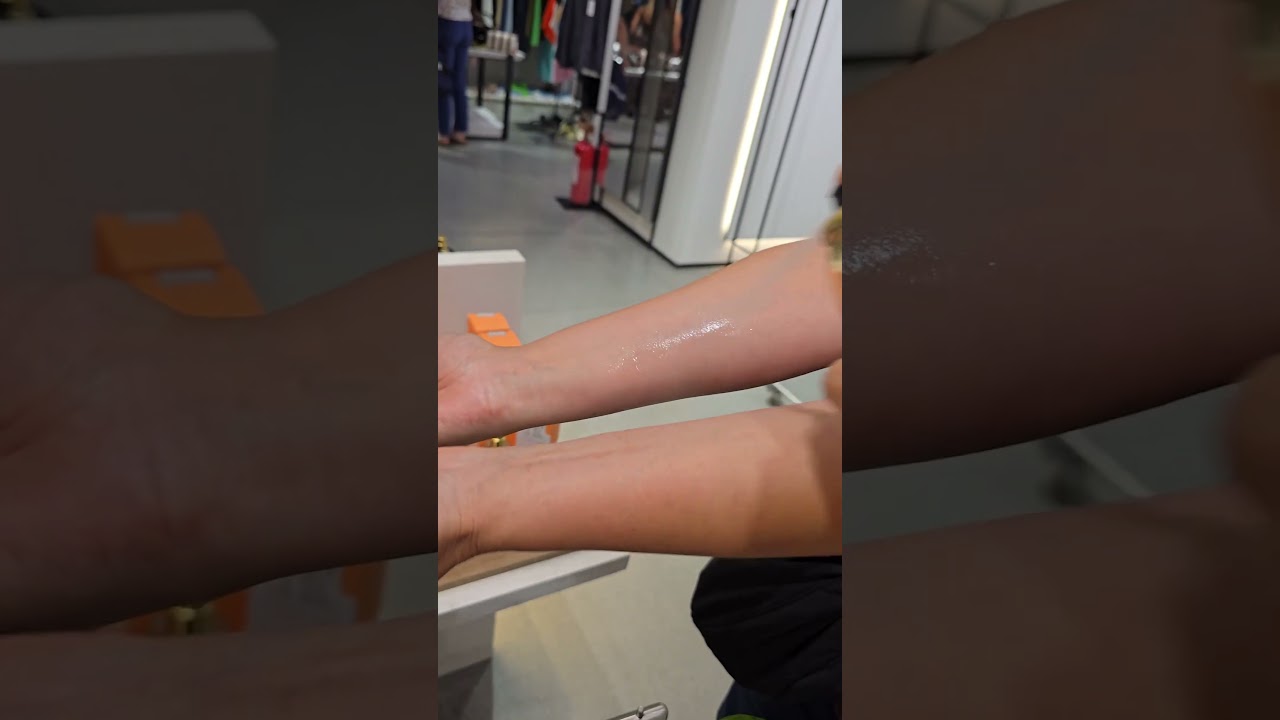 Body glitter spray in 