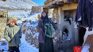 Download Lagu Cast Out by Her Family: An Elderly Mother's Fight Through Snow to Protect an Orphaned Boy MP3