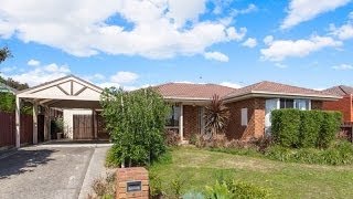 4 Harmon Close, Berwick, VIC 3806 (FOR SALE)