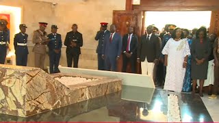 President Ruto, Mama Ida Odinga,Winnie & Raila family view Raila's body at Mausoleum