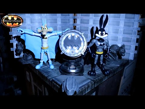 Head Start Bugs Bunny Wiley Coyote As Batman Looney Tunes DC 100th Anniversary Action Figure Review