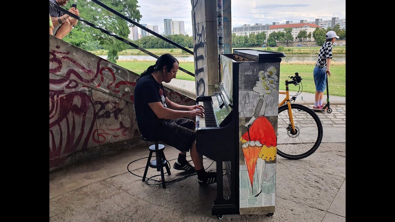 Unbekannter spielte erneut Beethoven: Sonata No.14, Op. 27 No.2, 