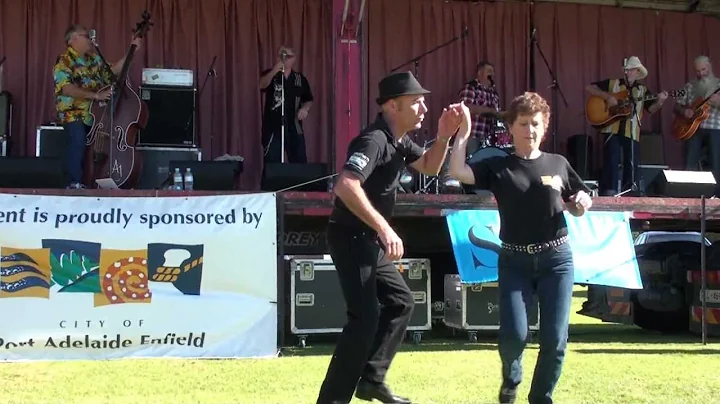 Joe Borg & Karyn Newton dancing @ the Semaphore Mu...
