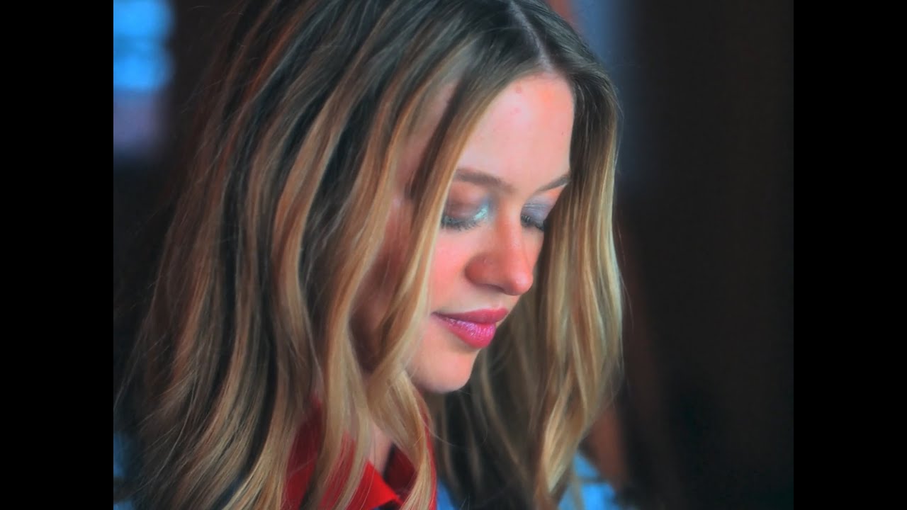 Laura Nahr - Wonderland (official music video)