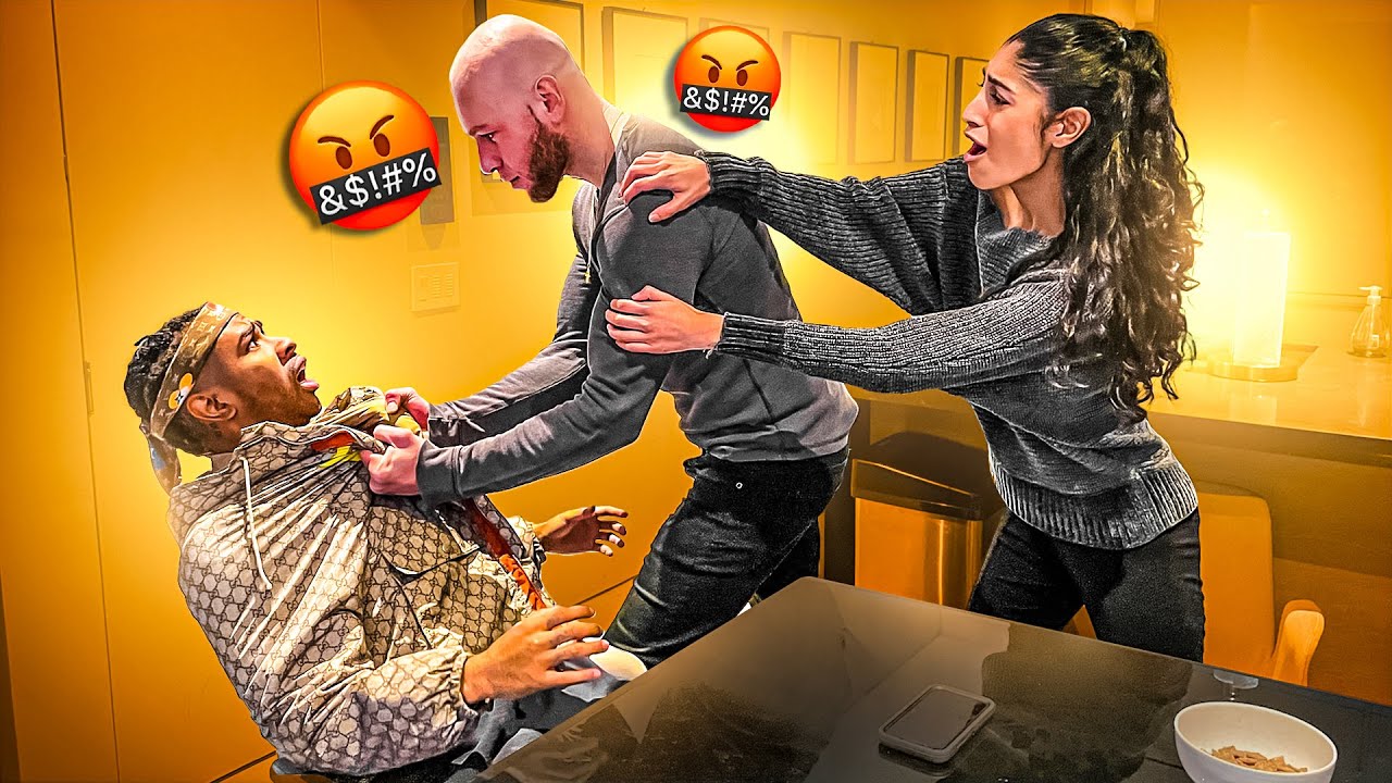 ANGRY DAD TRYS TO  FIGHT ME BECAUSE OF THIS PRANK... 😳