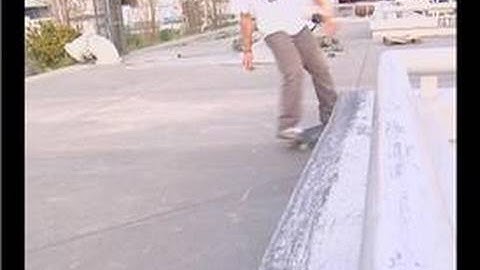 Skateboarding Tricks : Nollie Frontside Noseslides