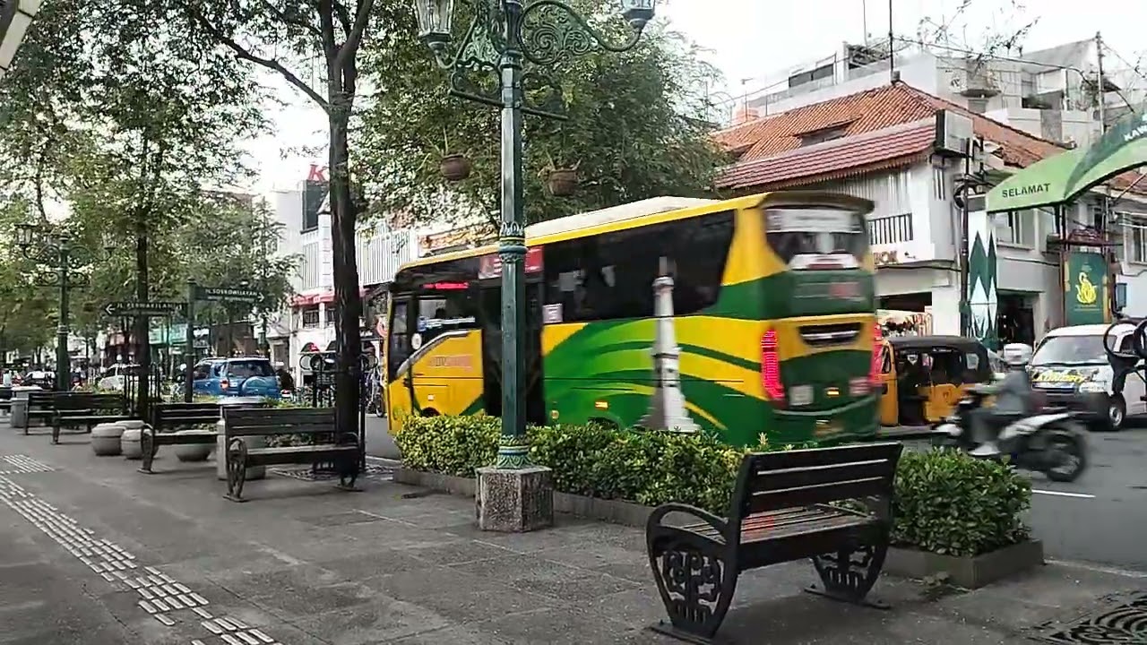 Ngabuburit di Malioboro Sepi Karena Hujan. Sabtu 7 Maret, pukul 15.00 wib